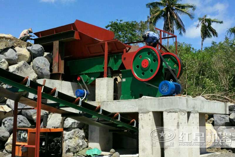 PE-500×750顎式破碎機(jī)現(xiàn)場 PE-500×750顎式破碎機(jī)現(xiàn)場