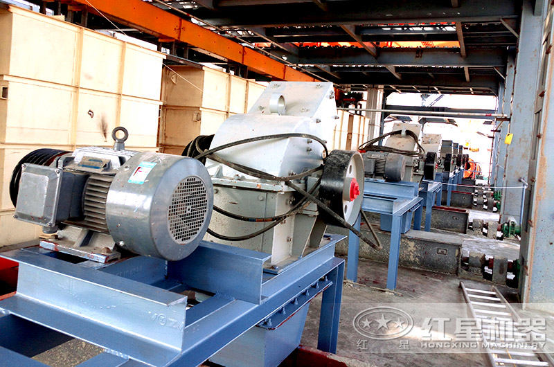 錘式破碎機多機現場作業圖 錘式破碎機多機現場作業圖