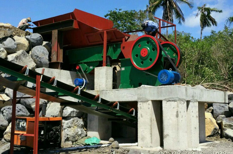 山西時(shí)產(chǎn)10噸小型石頭破碎生產(chǎn)線 山西時(shí)產(chǎn)10噸小型石頭破碎生產(chǎn)線