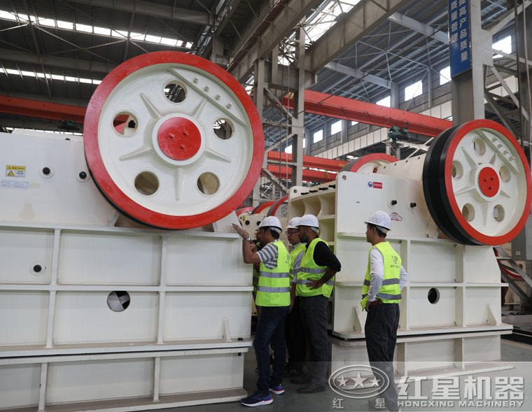 印度客人來公司車間參觀寫實 印度客人來公司車間參觀寫實